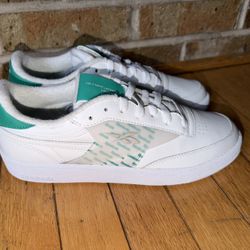 New Ladies size 9.5 Reebok Classics Club C 85 white & green leather sneakers p/u Jamison, Pa 