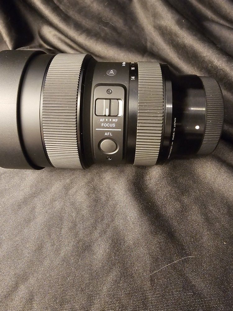Sigma 14-24mm f/2.8 DG DN Art Lens + Filters - Excellent Condition