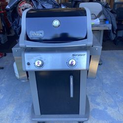 Weber Spirit 210E Propane BBQ Grill With Cover