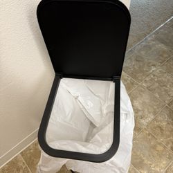 Trash Bag Holder With Lid