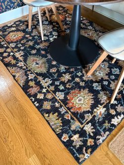 5x7 Beautiful Floral Wool Rug