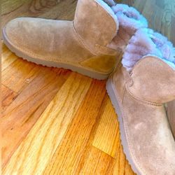 UGG Adria Short/Ankle Chestnut Brown Suede Boots Size 8 Brand New