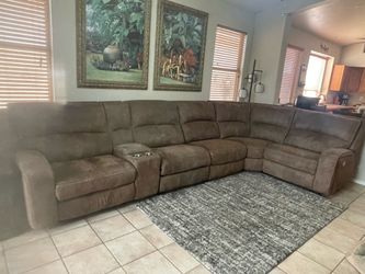 ELECTRIC 5 PIECE SECTIONAL W/ CONSOLE
