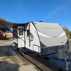 2018 Keystone Passport 2400BH Ultralight 27 Ft