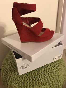 Steve Madden Red Wedges