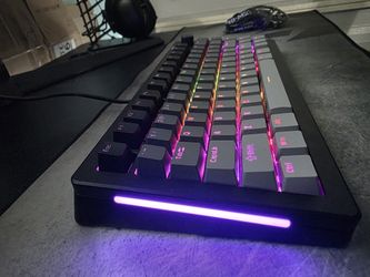 GMMK Pro 3 RGB Aluminum Keyboard – Lubed – Like New