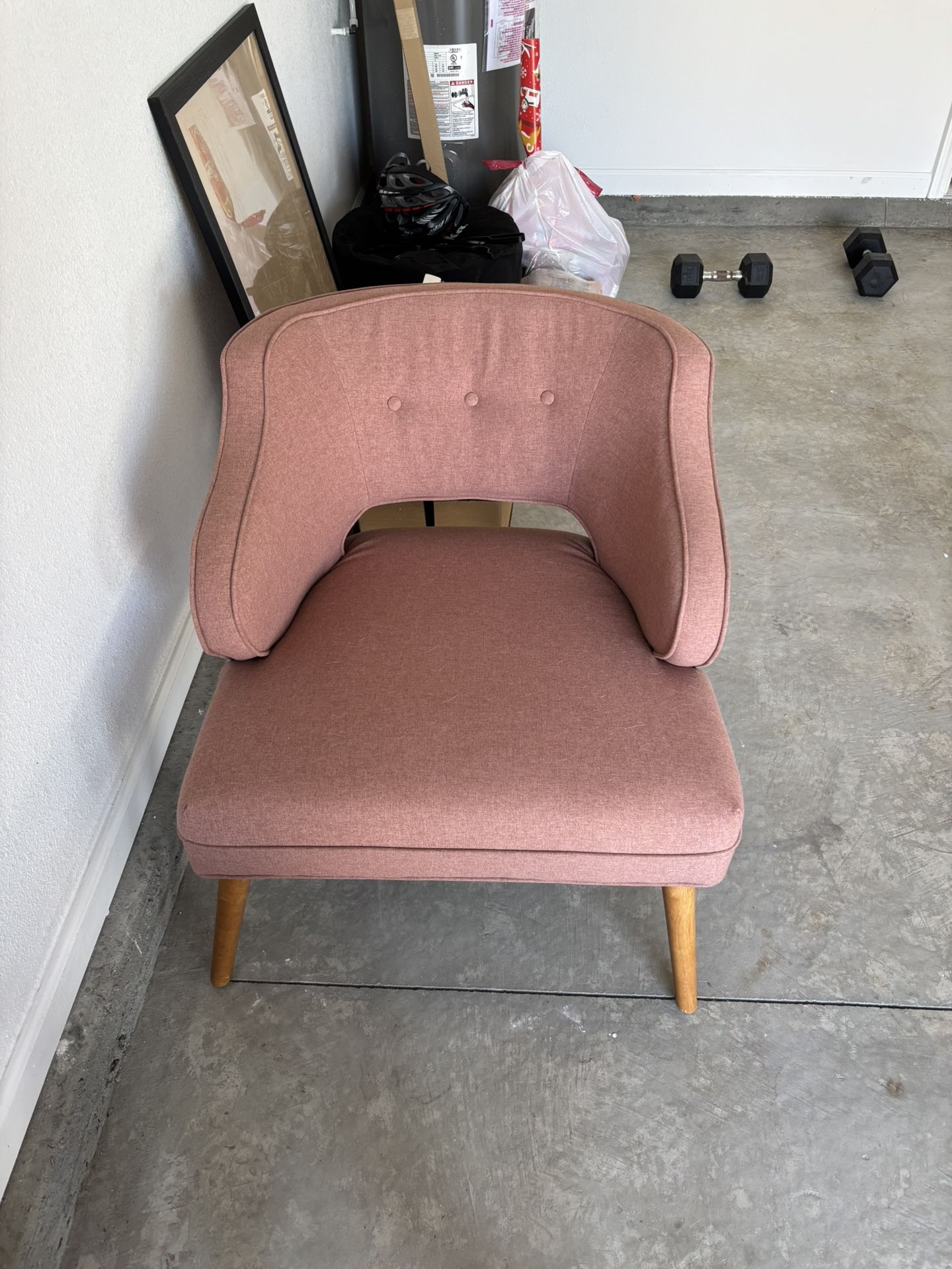 ✨ Modern Mid-Century Accent Chair – New! ✨ 