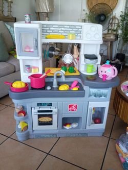 Step 2 kitchen