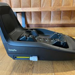 Maxi Cosi Car Seat Base (fits maxi Cosi Car Seats)