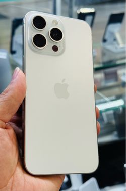 Unlocked iPhone 15 Pro Max 256GB | Desbloqueado