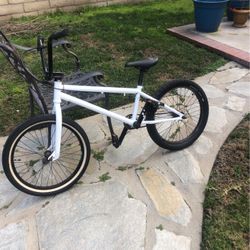 Haro 20 Inch Bmx Bike for Sale in Rancho Cucamonga, CA - OfferUp