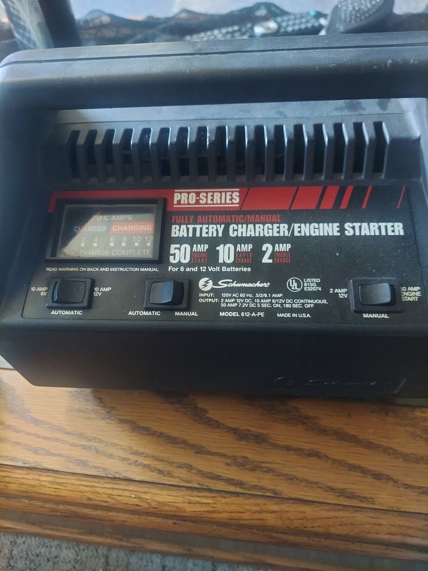Schumacher Fully Automatic/ Manuel Battery Charger