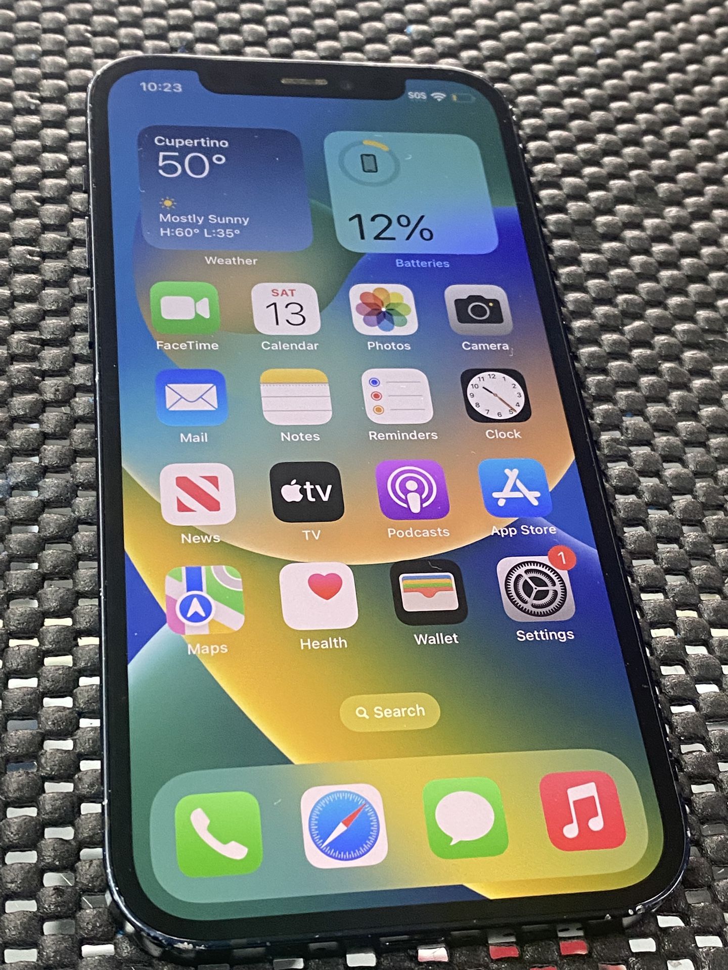 Unlocked Apple iPhone 12 64GB *back cracks 86% Battery Health