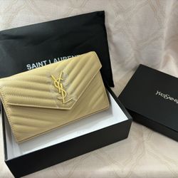 YSL ENVELOPE PURSE. 