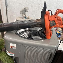 BLACK+DECKER corded leaf blower (