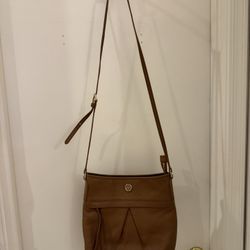 TORY BURCH  Pebbled Leather Swingpack Crossbody, Brown  Leather Bag