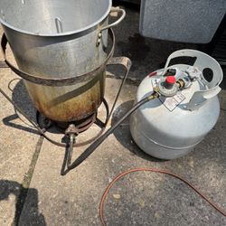 Turkey Fryer With Full Tank Of Propane