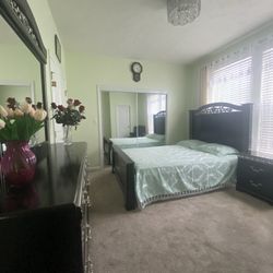 Queen Size Bedroom Set