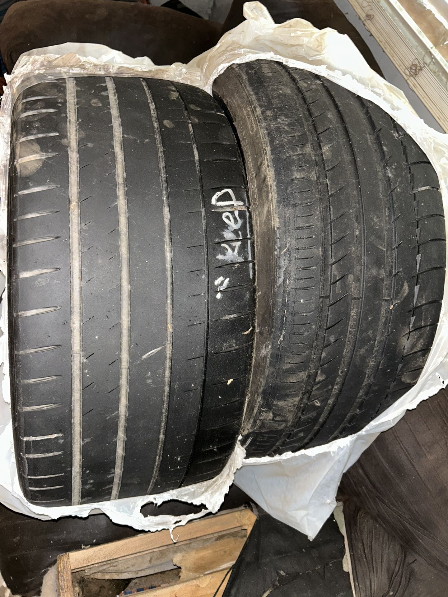 Two 265/35 ZR21 Michelin Tires – Worn / For Projects or Rollers