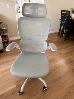Brand New TRALT Ergonomic office chair