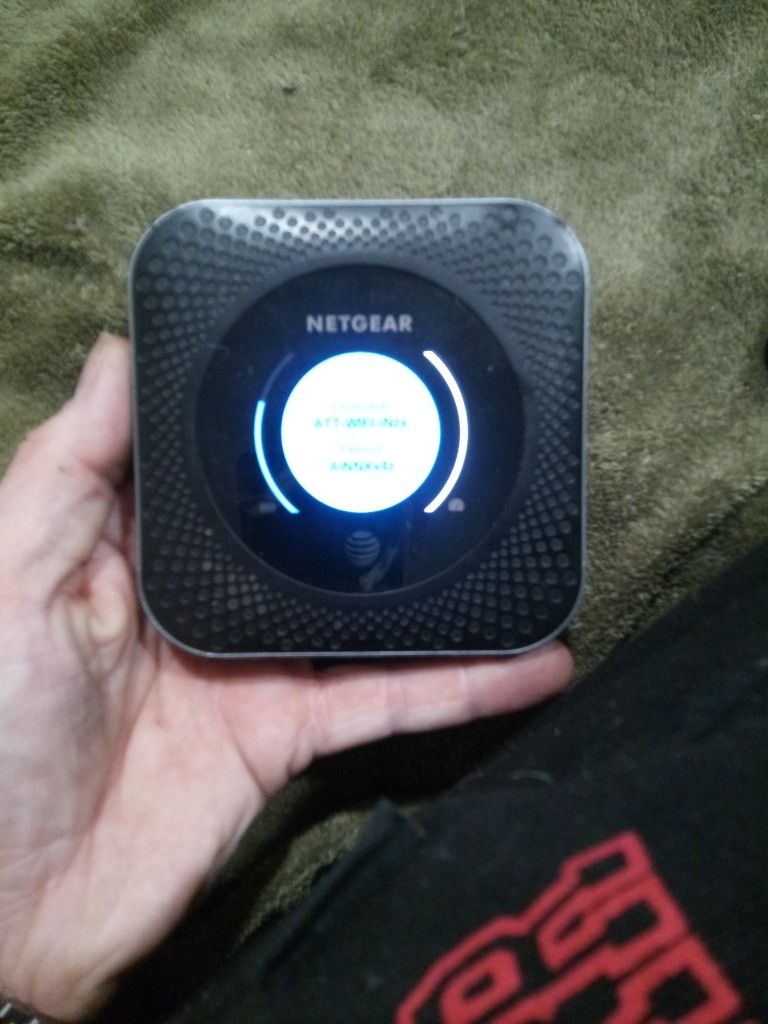 Net Gear Hotspot /Router 