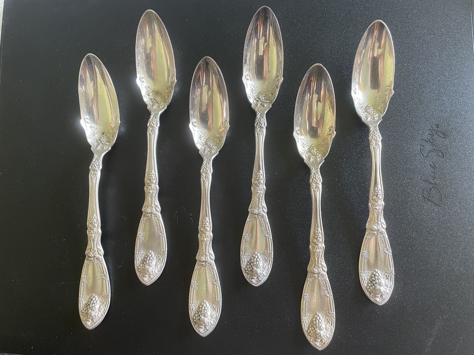 VINTAGE SILVERWARE SPOONS & KNIVES