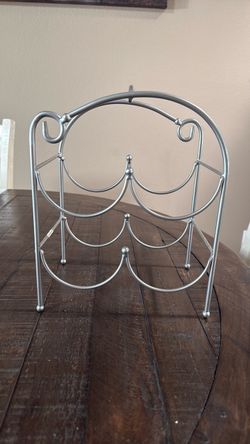 Shabby Chic metal wine rack