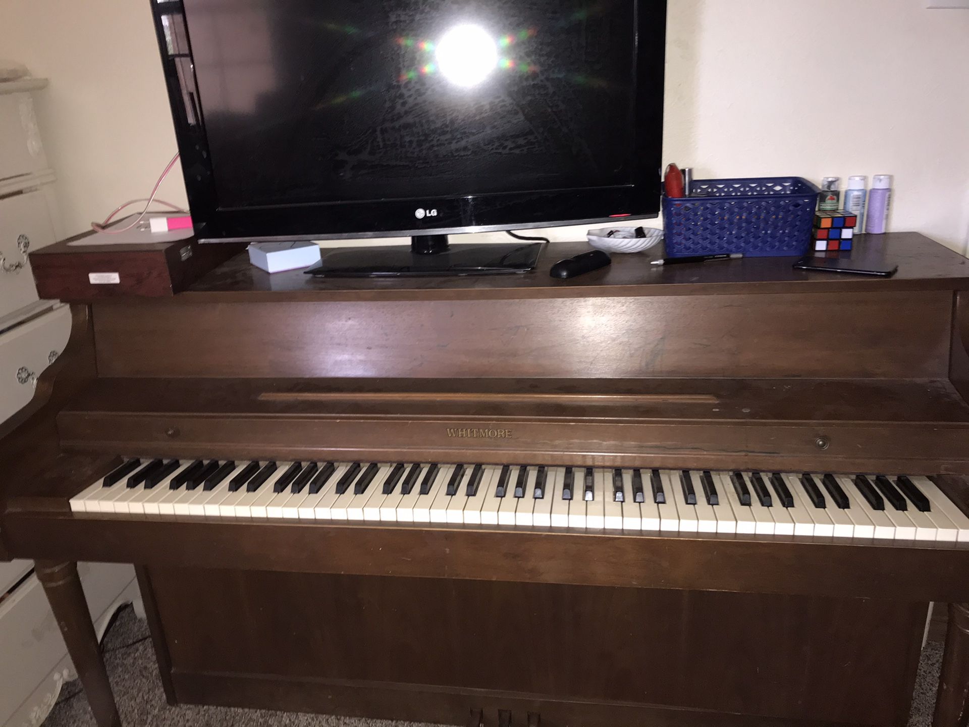Free piano! (ONLY PIANO)