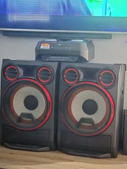 LG XBOOM Hi-Fi Entertainment System with Karaoke Creator