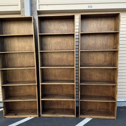 Solid wood 85” high bookcase / librero de Madera solida de 85” de alto 