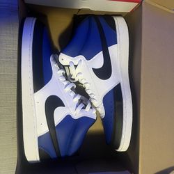 Size 13 Nikes 