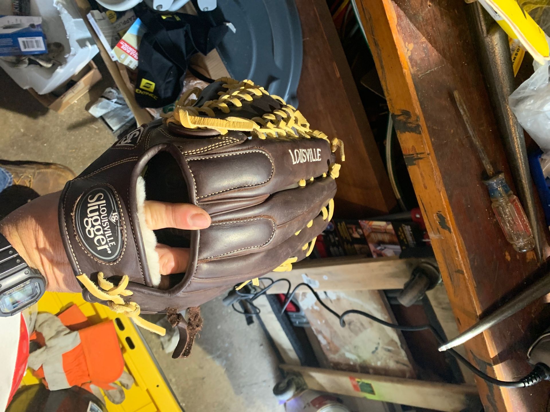 Louisville Pro flare 14” softball glove. Used twice. Not broken in.