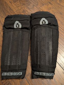 Sixsixone Knee Shin Pads adult Large 
Used mountain bike downhill