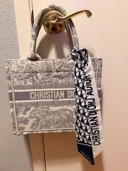 Handbag with purse scarf