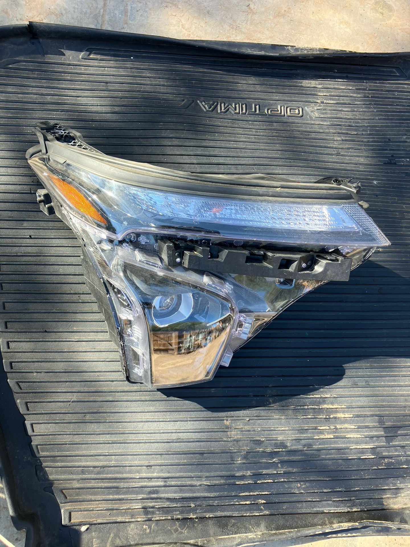 2024-2025 Chevrolet Trax Passenger Right Side Headlight 