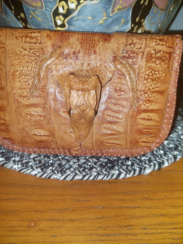 ALLIGATOR WALLET, VERY UNUSUAL
