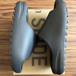 Adidas Yeezy Slide “Onyx” Size 9