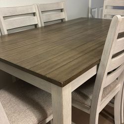 Dinning Room Table With 6 Chairs 
