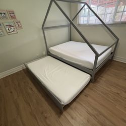 Full Bed With Twin Trundle 