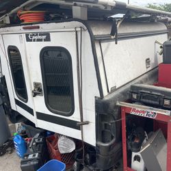 CAMPER