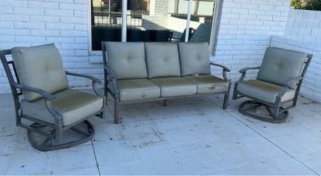 Outdoor furniture patio set