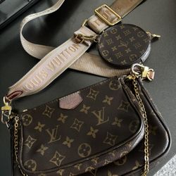 Authentic Louis Vuitton Multi Pochette Accessoires (Pink Strap) – Heavily Loved / Slouchy Chic