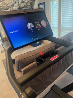 Peloton Tread 2023 Perfect Condition - Ol - Oldsmar, Florida