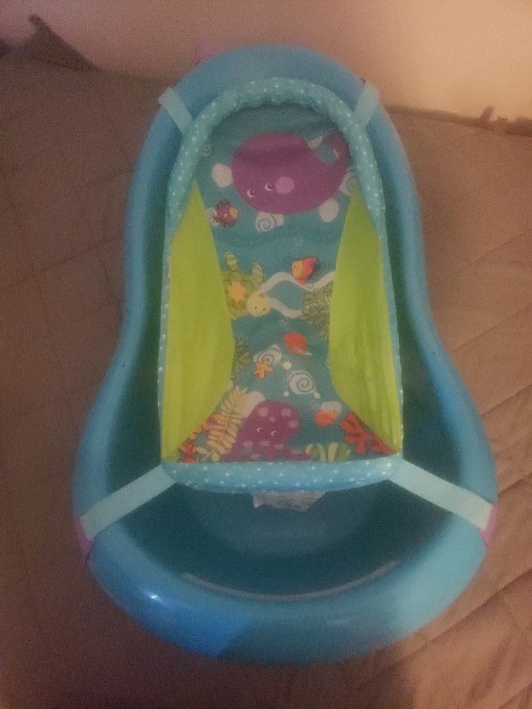 Baby Bath With Newborn Insert