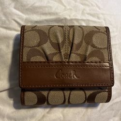 Coach small wallet 15$