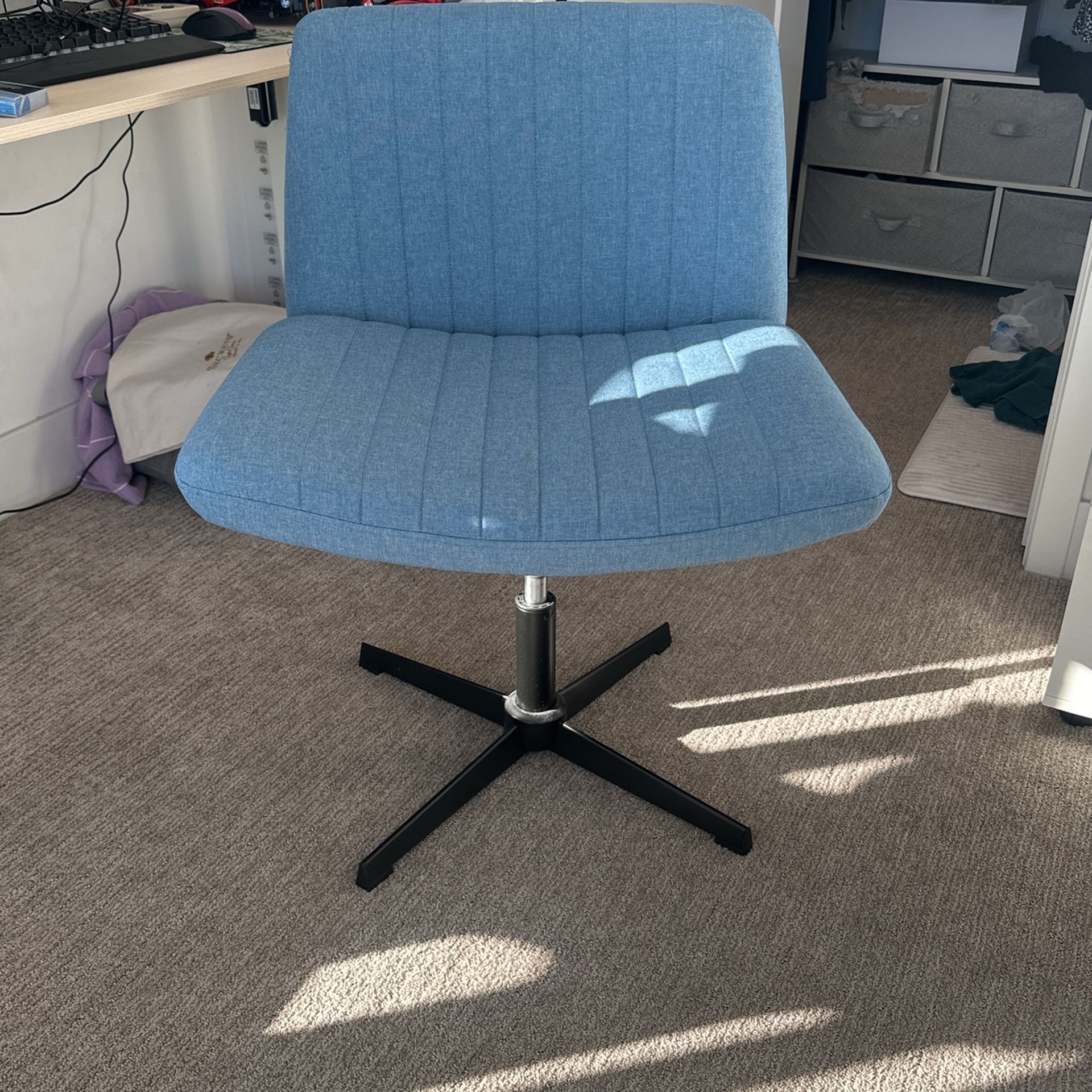 Wide Bottom, Computer Chair