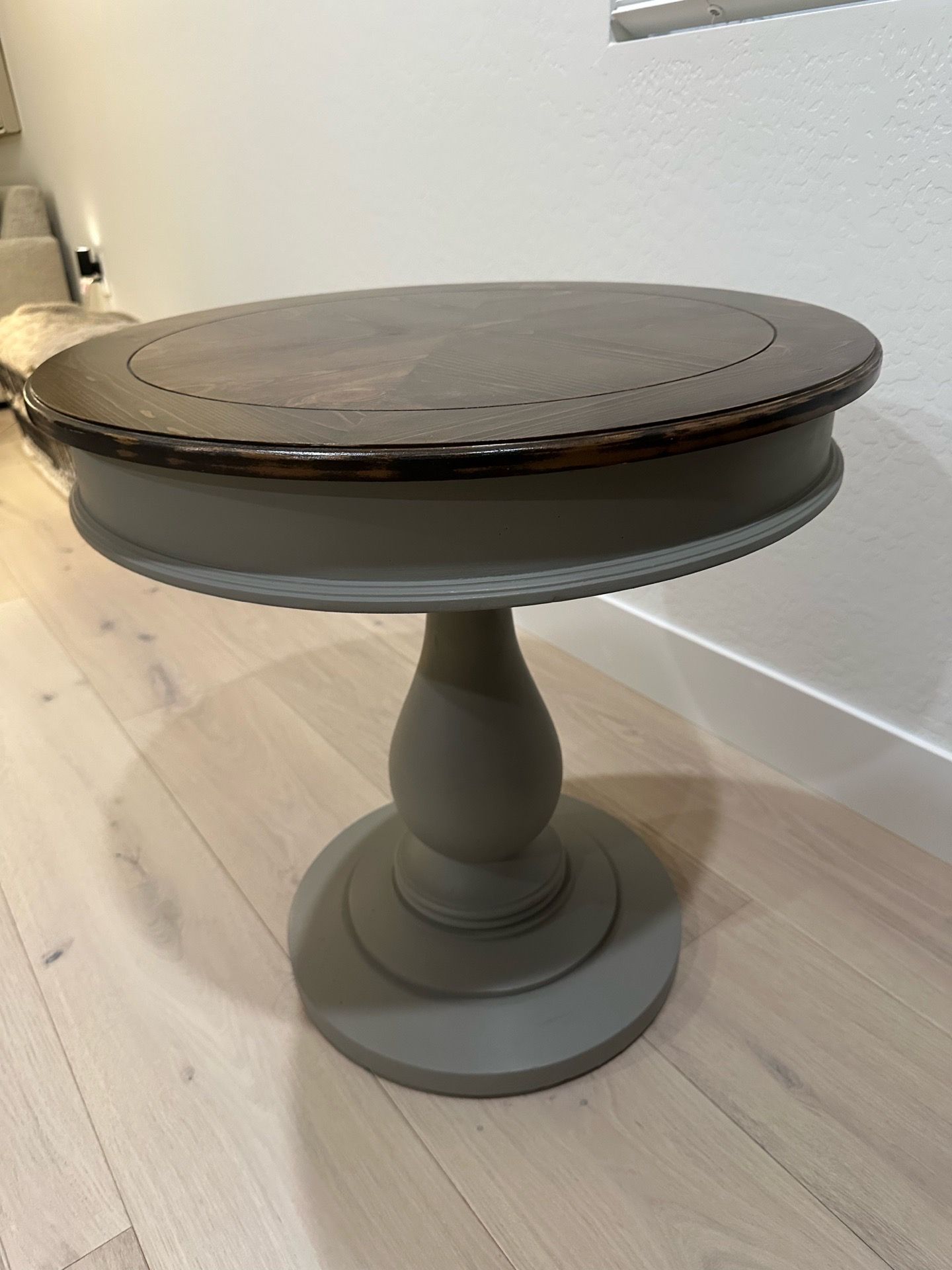Refurbished Grey End table/Nightstand