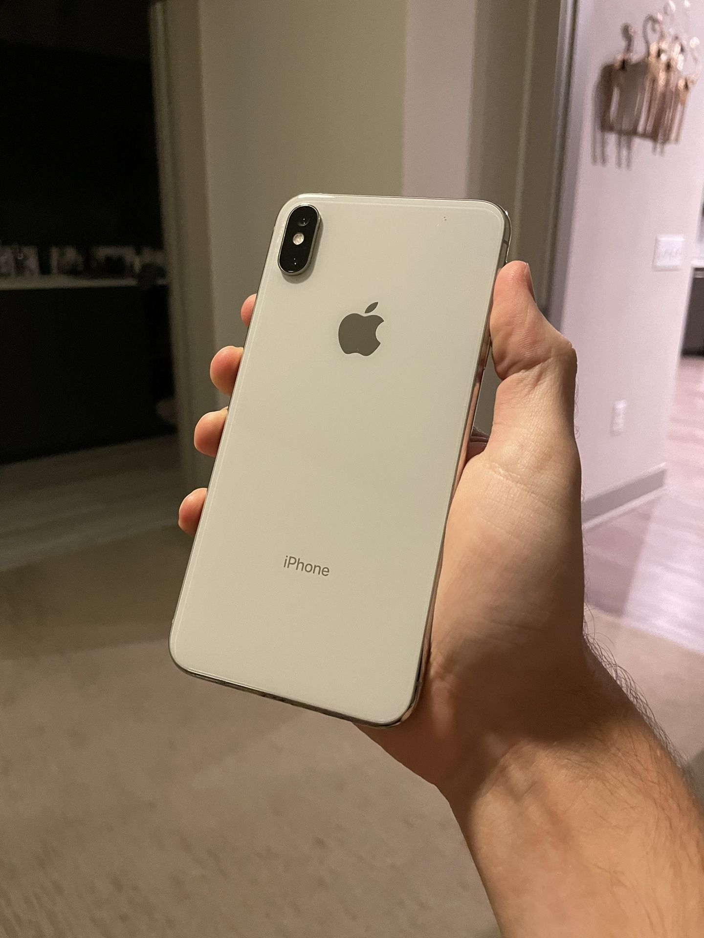 iPhone XS Max White 64gb Unlocked For All Carriers for Sale in Plano
