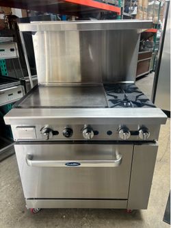 36” Propane Commercial Range with oven on wheels NSF health dept approved Cookrite 2 burner & 24” griddle flat top grill like new.