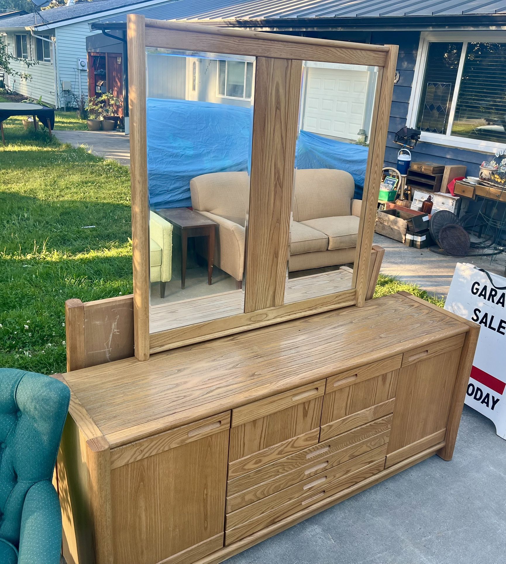 Thomasville Dresser w/Mirror & Queen Bed